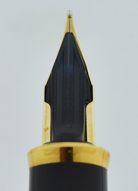 Pilot Namiki Celemo Fountain Pen - Black w Gold Trim, 14k Medium